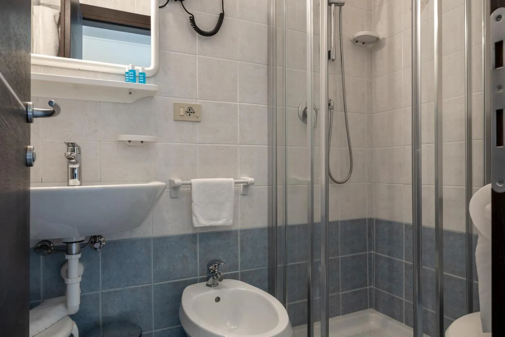 קאורלה Hotel Bristol 3*,